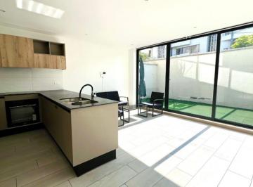 Suite de 1 habitación, Quito · Suite Semi Amoblada con Patio