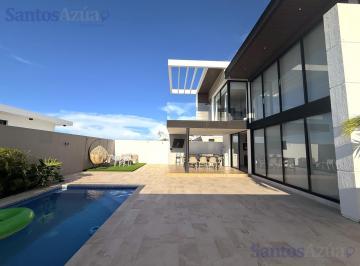 Casa · 270m² · 4 Habitaciones · 3 Estacionamientos · Casa Lujosa, Arquitectura Moderna, 4d, Piscina. Marina Blue - Sb