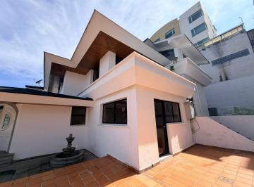 Casa de 3 habitaciones, Quito · Se Vende Hermosa y Amplia Casa en Ponceano Alto