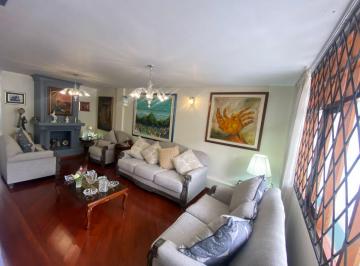 Casa de 4 habitaciones, Quito · Casa de 306 m² con 4 Habitaciones en Venta en El Bosque