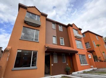 Casa de 4 habitaciones, Quito · Casa en Venta en Ponceano 197 m² Balcones del Norte Conjunto con Piscina