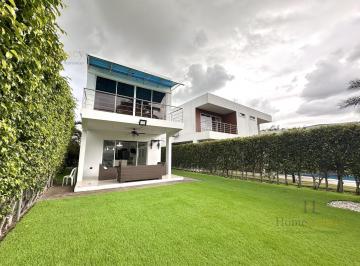Casa · 620m² · 3 Habitaciones · 2 Estacionamientos · Venta de Casa en Samborondón, Isla Mocolí Ad