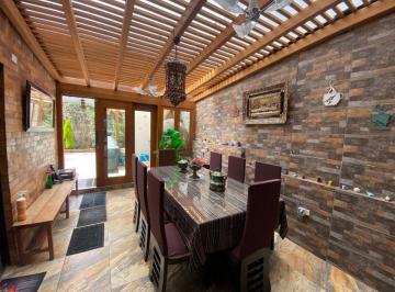 Casa de 4 habitaciones, Quito · Se Vende Casa de Tres Niveles en Valle de Los Chillos en $