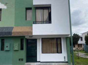 Casa de 3 habitaciones, Quito · Casa en Venta 3 Dorm. "Puente de Juagalo"