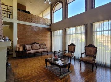 Casa de 5 habitaciones, Quito · Casa en Venta en Santa Lucía
