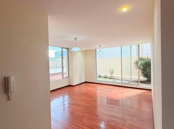 Sala desde Adentro hacia Afuera · Departamento en Venta en La Granados