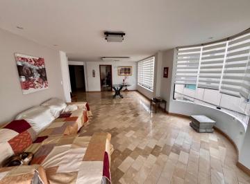 Departamento · 170m² · 3 Habitaciones · 1 Estacionamiento · Venta Amplio Depar 3 Dorm 170 m² Monteserrin