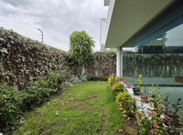 Casa · 315m² · 3 Habitaciones · 4 Estacionamientos · En Venta Hermosa Casa en Cumbayá Dentro de Conjunto
