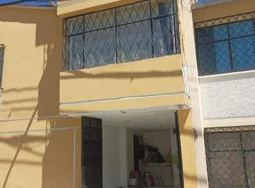 Departamento de 4 habitaciones, Quito · Casa de 133 m² en Venta en Carapungo, Cerca de Casa Somos