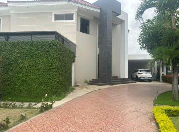Casa de 3 habitaciones, Guayaquil · Venta de Hermosa Casa en Estancias del Rio