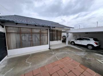 Casa · 300m² · 4 Habitaciones · 4 Estacionamientos · Rento Casa Comercial Duplex Al Norte de Quito Sector La Rumiñahui - 300 m²