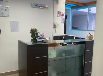 Oficina comercial , Quito · 2 Consultorios Equipados Para Pediatria y Para Cualquier Otra Especialidad Medica.