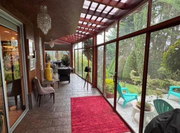 Casa · 1040m² · 6 Habitaciones · 4 Estacionamientos · Miravalle Vendo Casa Independiente 12acabados de Lujo Dentro de Urbanizacion Privada - Miravalle *mm