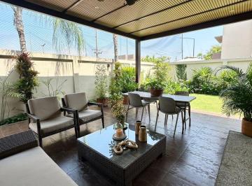 Casa de 3 habitaciones, Guayaquil · Venta. Vía Samborondon. Preciosa Casa. 3 Habitaciones Cada Uno Baño. $360.000