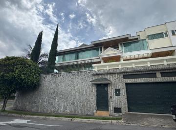 Casa · 500m² · 4 Habitaciones · 4 Estacionamientos · Cumbayá - Casa en Renta