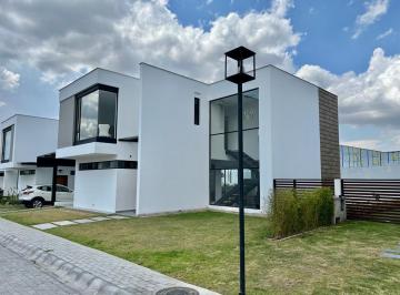 Casa · 200m² · 3 Habitaciones · 2 Estacionamientos · Sector Tumbaco - Hilacrill, Venta Casa 3d, 200 m² Mas Patio, en Conjunto