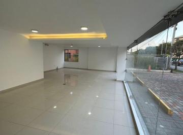 Local comercial , Quito · Rento Local de 115 m² en Área Libre, en Plaza Comercial, Cerca Granados Udla, con 36 Parqueaderos