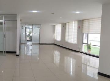 Oficina comercial , Quito · Rento Oficina con Terraza Privada Republica del Salvador