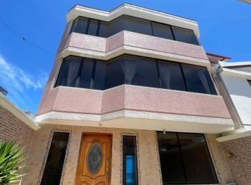 Casa de 4 habitaciones, Quito · Casa en Venta, Conocoto - Valle de Los Chillos
