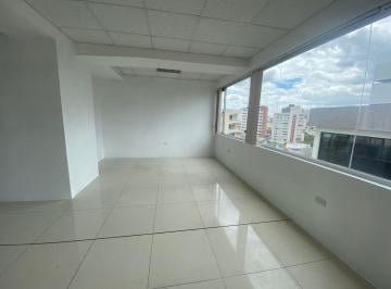 Oficina comercial , Quito · Vendo Oficina Piso 9, Luminosa, Moderna 53 m², 2 Estacionamientos, Bodega