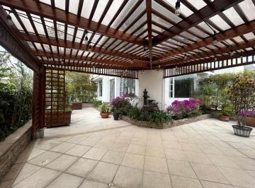 Casa · 235m² · 3 Habitaciones · 2 Estacionamientos · De Venta o Renta Hermosa Casa de 3 Dorm., Urb con Áreas Verdes y Piscina Pr