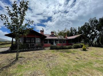 Hacienda-Quinta de 3 habitaciones, Cayambe · Hermosa Quinta de Venta en La Via Cayambe - Olmedo