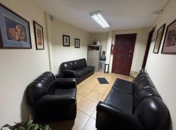 Casa de 6 habitaciones, Quito · Casa Rentera en Venta en La Calle Ulloa, Quito Propiedad de Uso Mixto, Residencial y Comercial