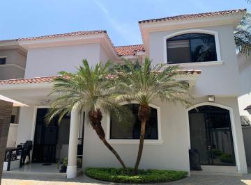 Casa de 4 habitaciones, Guayaquil · Venta Casa de Cuatro Habitaciones en Urbanización Vista Solvía Samborondón