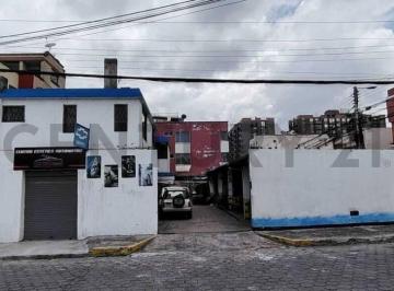 Casa · 323m² · 2 Habitaciones · 10 Estacionamientos · Excelente Oportunidad Para Invertir