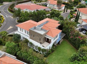 Casa de 3 habitaciones, Quito · Exclusiva Casa en Venta en Bosque de San Pedro – Cumbayaamplitud, Confort y Estilo de Vida