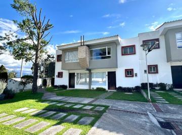 Casa de 3 habitaciones, Quito · Casa con 179 m² Terreno, 3 Dorm. en Venta en La Armenia