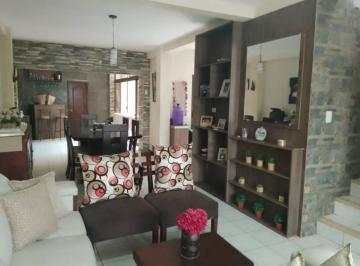 Casa · 200m² · 1 Estacionamiento · Alquiler de Habitación Tipo Roomie en La Joya, Elic