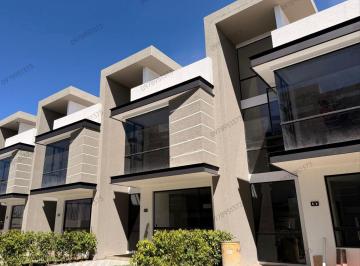 Casa de 3 habitaciones, Quito · Casas de Lujo, Calderón Av Panamericana