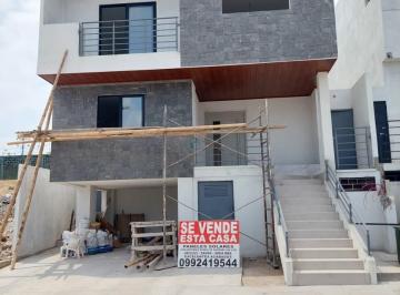 Casa de 5 habitaciones, Daule · Casa por Estrenar Urbanizacion El Condado Vicolinci Av Leon Febres Cordero