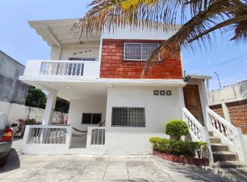 Casa · 251m² · 6 Habitaciones · Casa en Venta, Sector Los Esteros, Playas, Irir