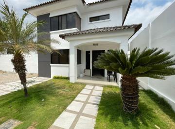 Casa de 3 habitaciones, Guayaquil · Casa Semi Amoblada en Via La Costa