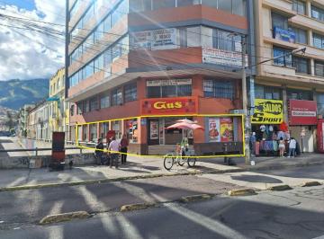 Local comercial , Quito · Venta Local Comercial Av 10 de Agosto y Riofrio. Esquina