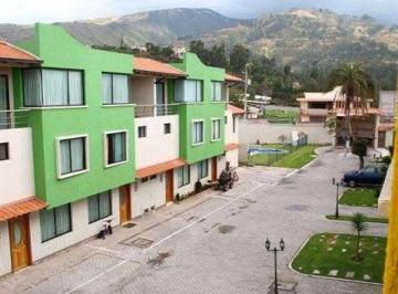 Casa de 3 habitaciones, Quito · En Renta Casa de 125 m² en 3 Pisos Tumbaco - Villa Vega