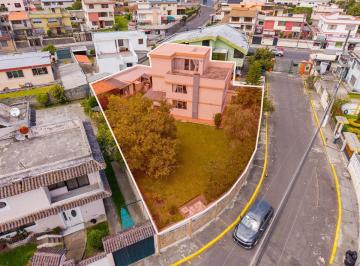 Casa de 4 habitaciones, Quito · Casa en Venta | 599 m² Totales en Urbanización