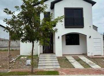 Casa de 3 habitaciones, Guayaquil · Casa en Venta, Costa Sol
