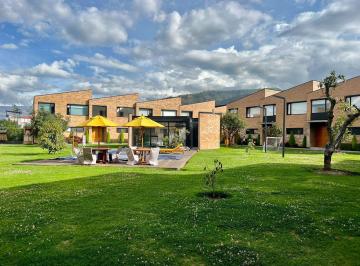 Casa · 162m² · 3 Habitaciones · 2 Estacionamientos · Mv - Cumbaya, Sector La Primavera en Renta Casa 178 m² 3d