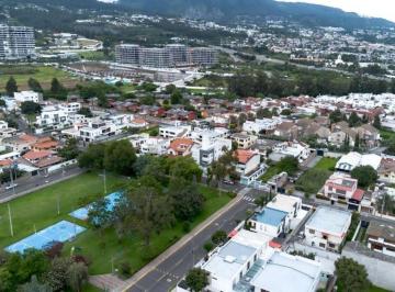 Departamento de 2 habitaciones, Quito · Departamento en Venta – Edificio Livadi, Urbanización Real Alto