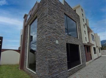 Casa · 312m² · 6 Habitaciones · 4 Estacionamientos · Se Vende Casa