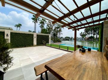 Casa de 5 habitaciones, Guayaquil · Casa en Venta con Vista Al Lago, Urb. Laguna Dorada, Km 1 Vía a Samborondón.