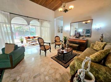 Casa · 294m² · 5 Habitaciones · 2 Estacionamientos · Casa en Venta, Ciudadela La Alborada 6ta Etapa Anaa