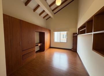 Casa · 191m² · 3 Habitaciones · 2 Estacionamientos · Casa - Cumbayá