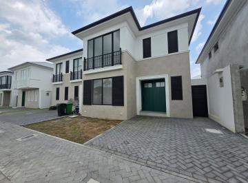Casa · 137m² · 3 Habitaciones · 2 Estacionamientos · Casa en Venta Excelente Precio y de Estreno Urb. Bosques Alba del Bosque, Km. 18 Via a La Costa