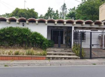 Casa de 3 habitaciones, Guayaquil · Venta de Casa en Los Ceibos en Calle Primera A. Blum