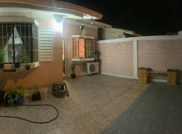 Casa · Propiedad en Venta en Cdla. Guayacanes