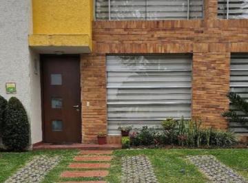 Casa · 128m² · 3 Habitaciones · 2 Estacionamientos · Preciosa Casa en Lumbisí - Cumbayá